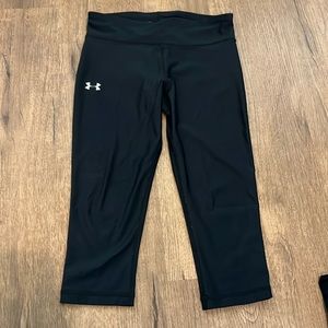 Under ARMOUR Black Capri Length Leggings
